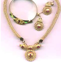 Imitation Jewellery - Necklaces